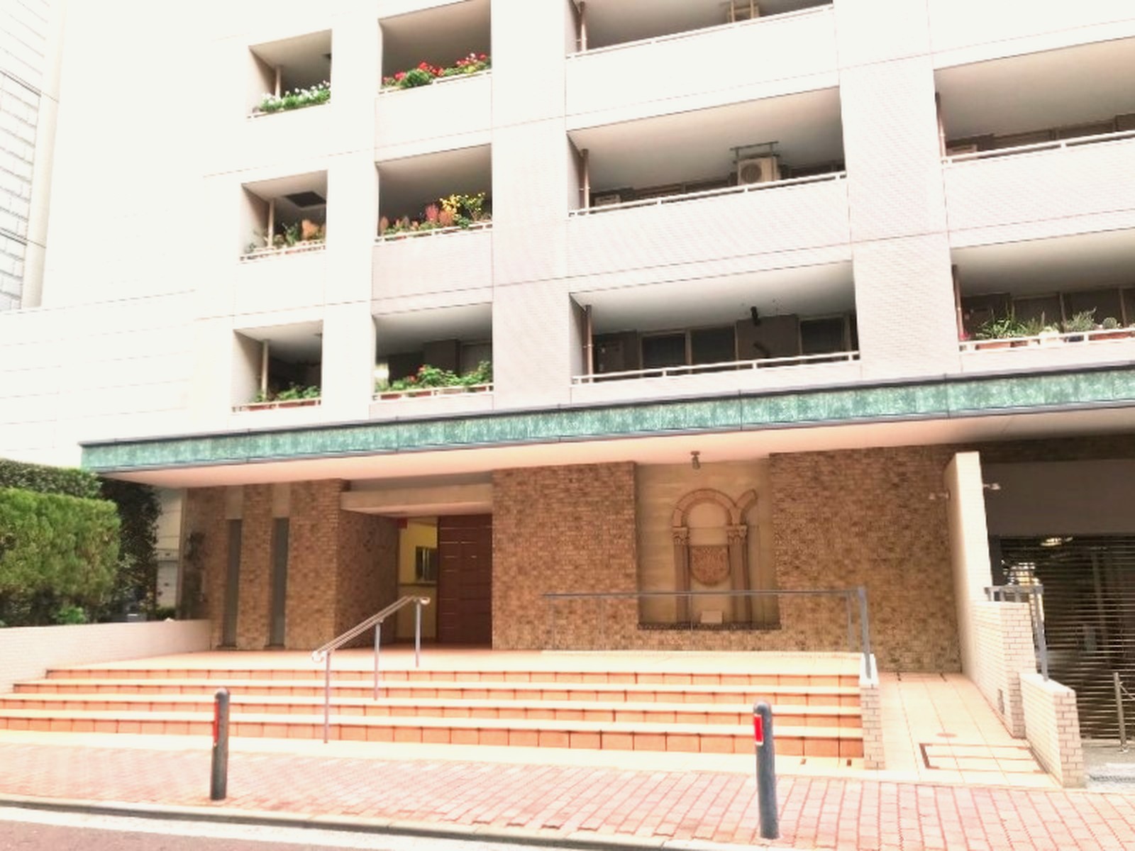 建物の外観と目印